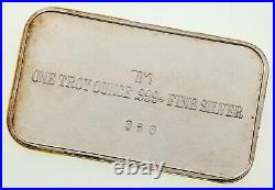 CHRISTMAS SURPRISE 1985 with Enamel Paint By The Mint 1 oz. Silver Art Bar